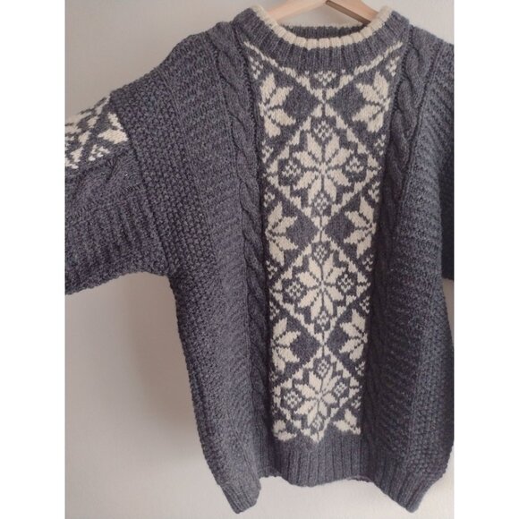 Club Room Gray and White Crewneck Sweater - Picture 3 of 10